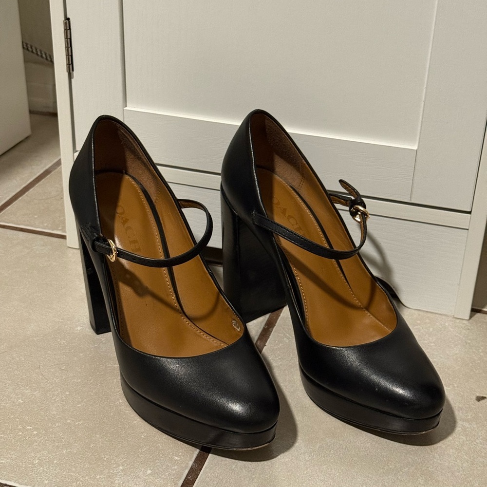Coach Black Heels Classic Design